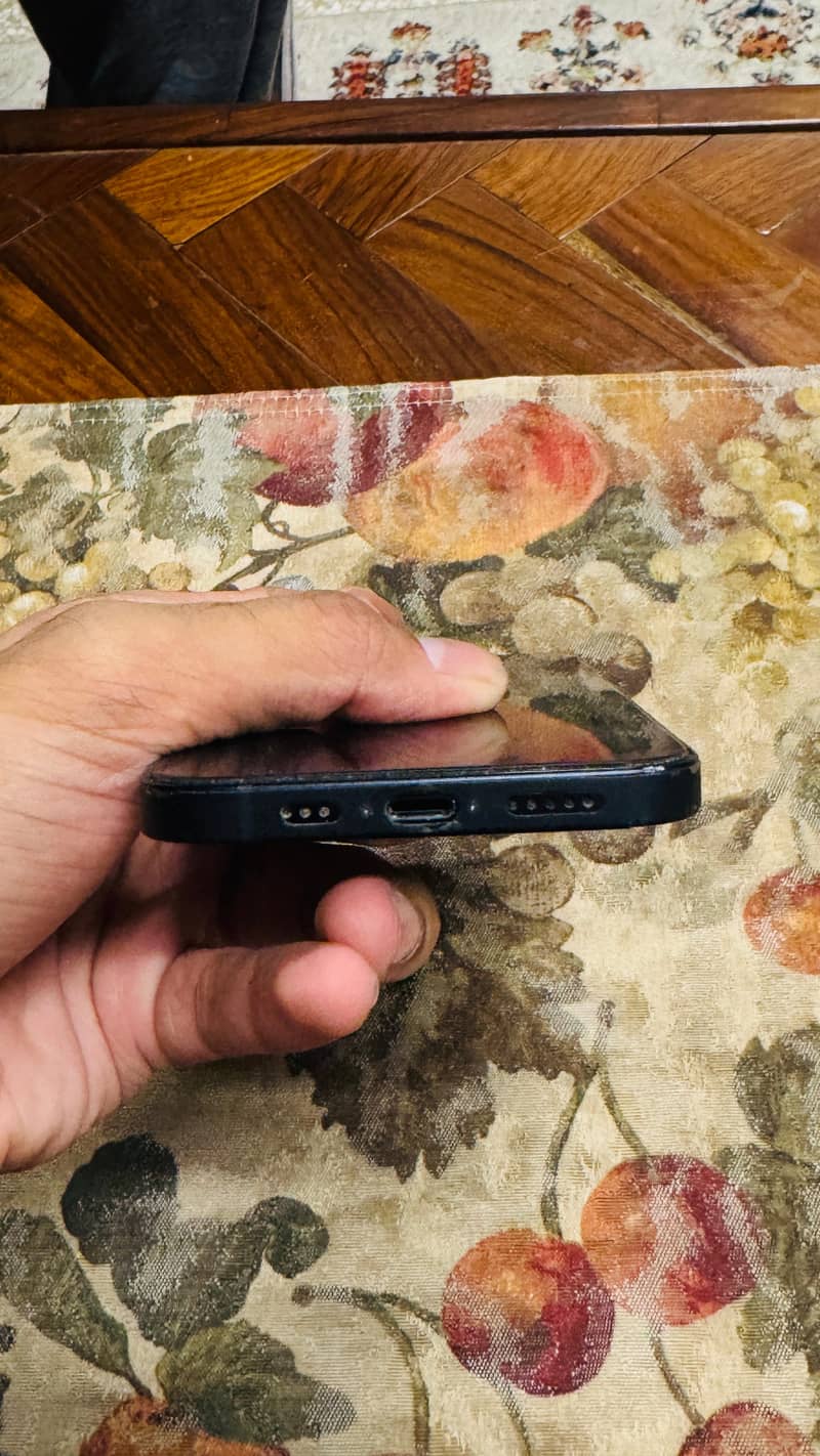 Apple iPhone 12 2