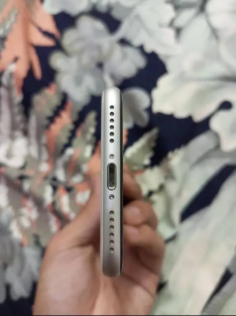 Apple iPhone SE 7