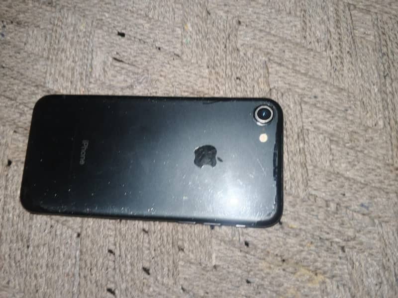 Apple iPhone 7 0