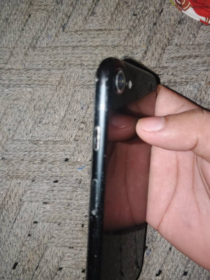 Apple iPhone 7 1