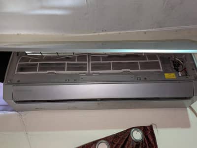 Gree Non inverter 1 Ton