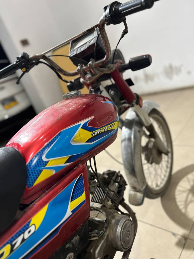 Dhoom 70cc 3