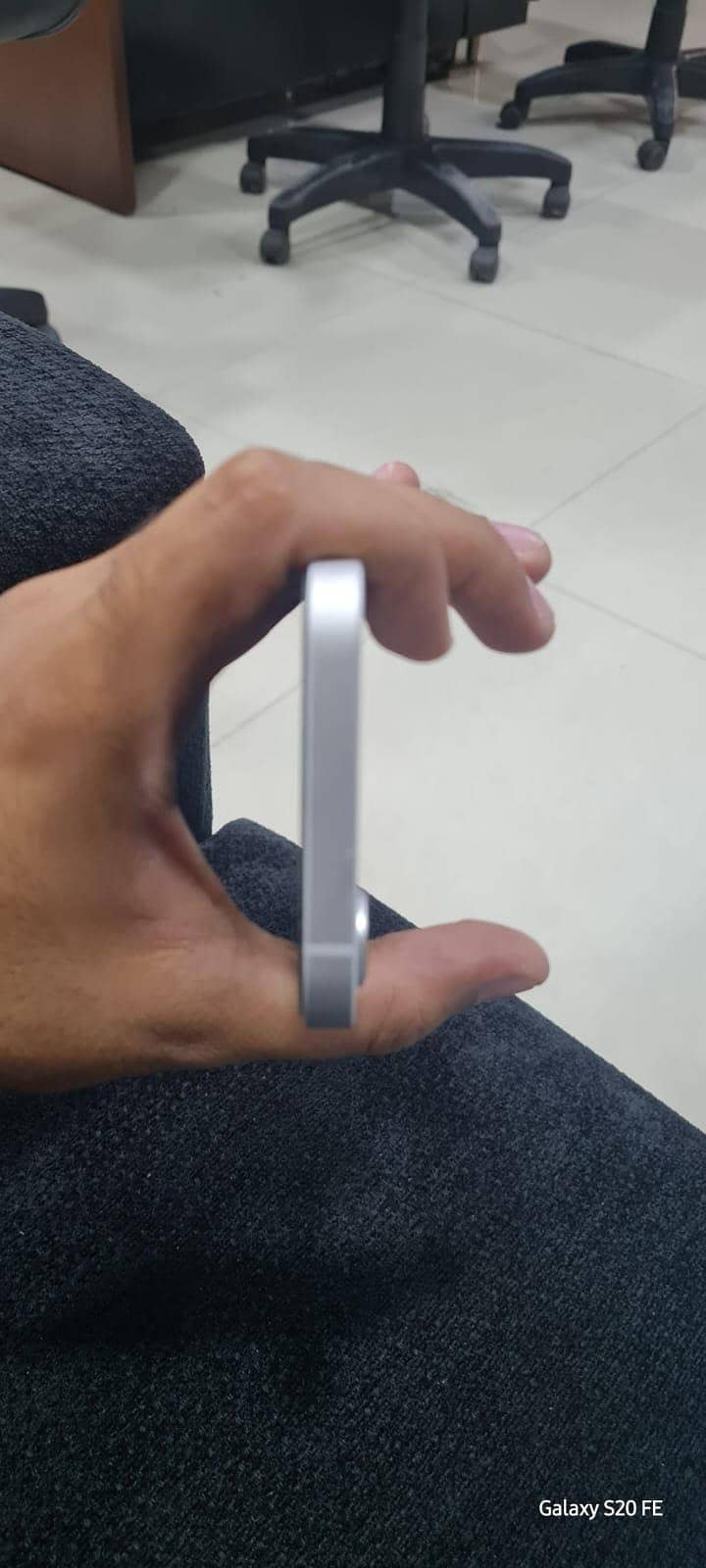 Apple iPhone 17e 5