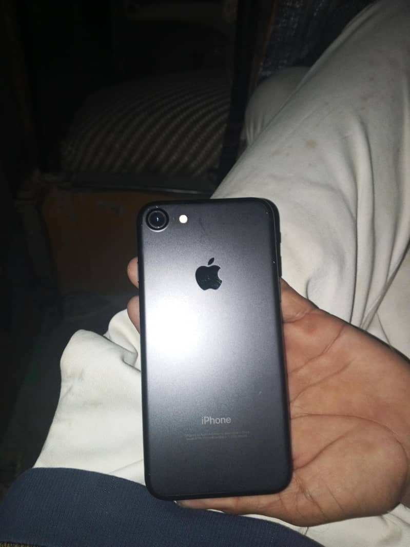 Apple iPhone 7 Plus 1