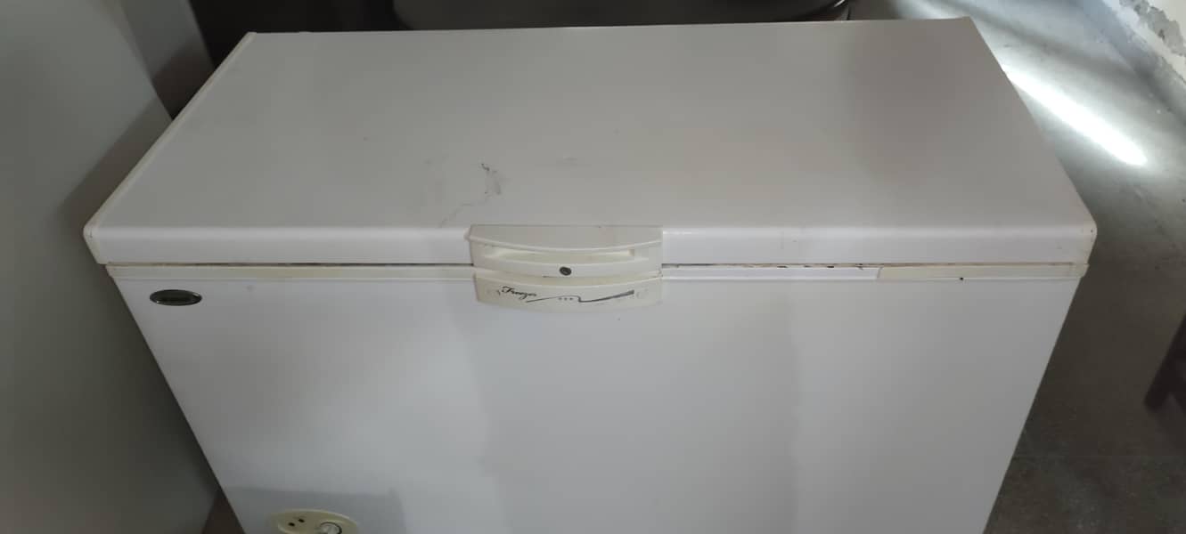 waves deep freezer 0