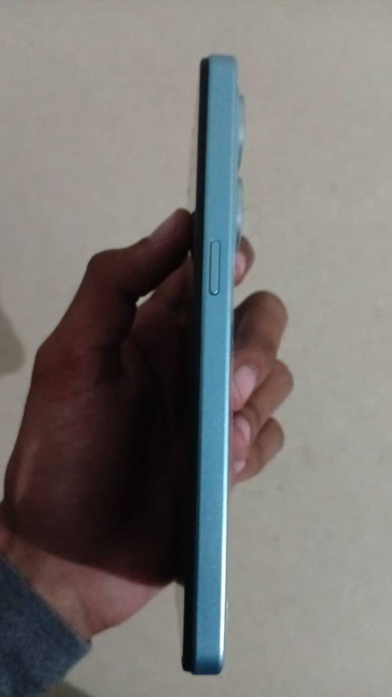 OPPO A60 1