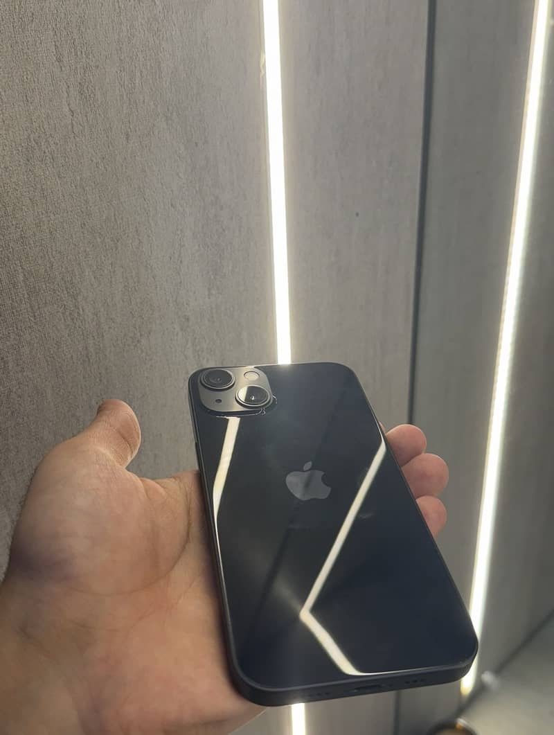 Apple iPhone 13 1