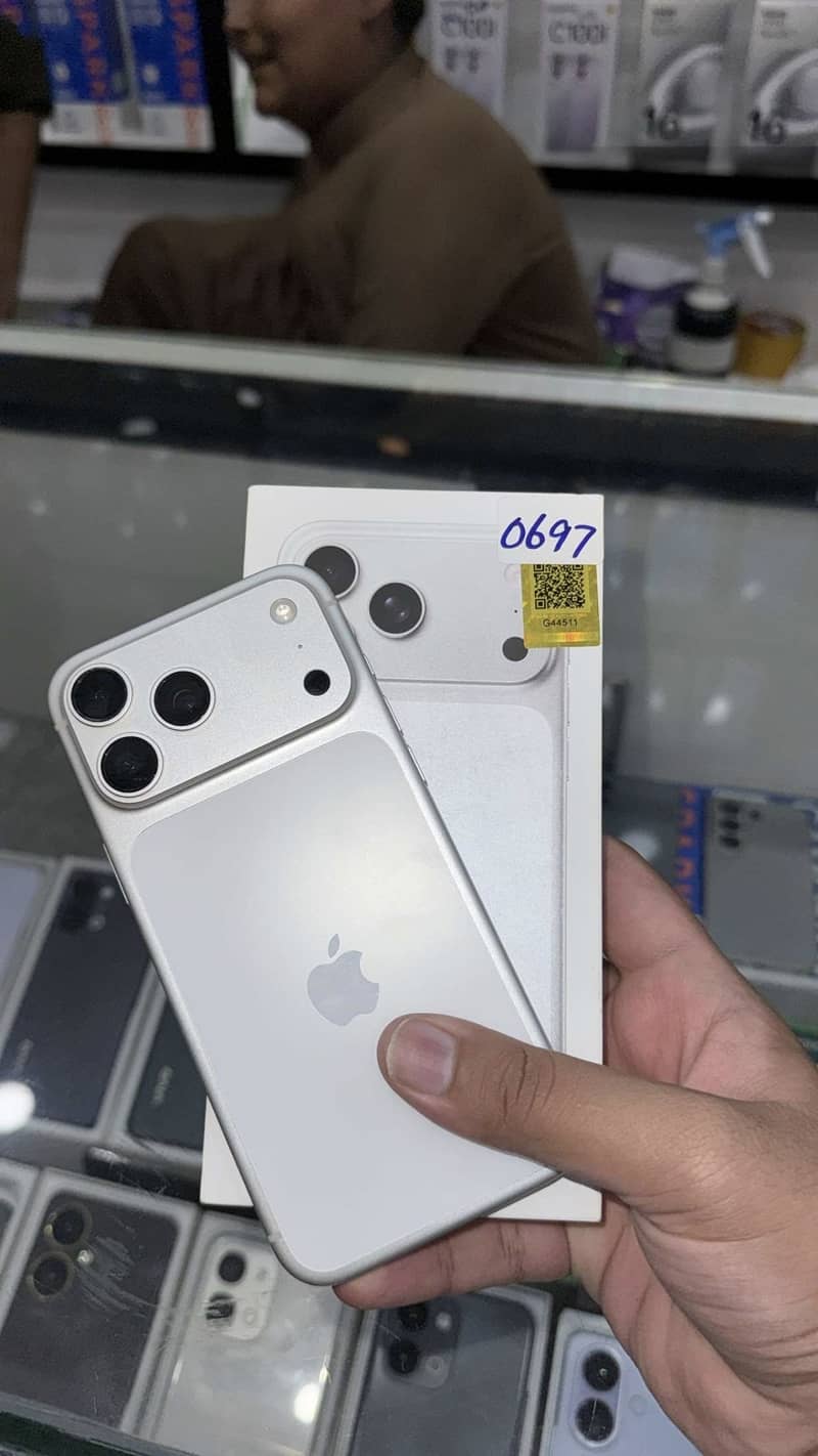 Apple iPhone 17 Pro Max 0