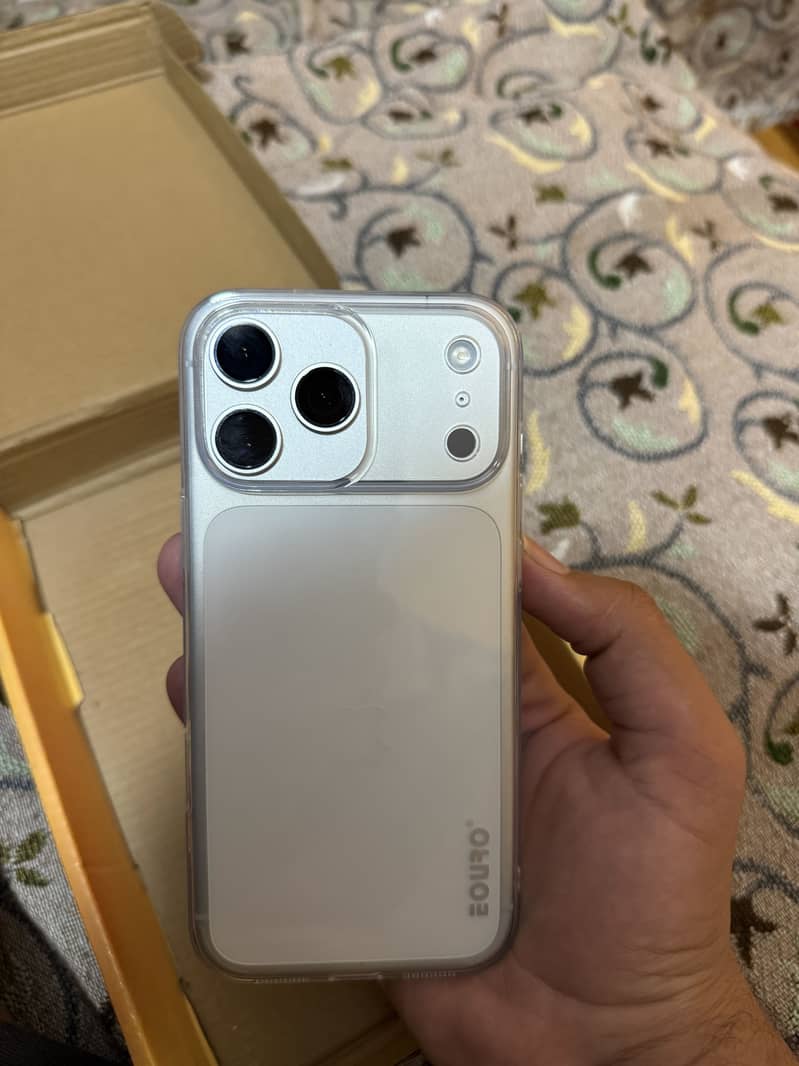 Apple iPhone 17 Pro Max 1