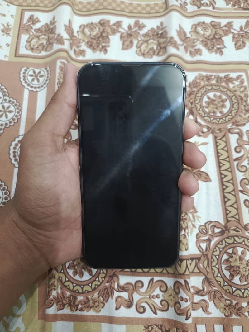 Apple iPhone 13 read discription 5
