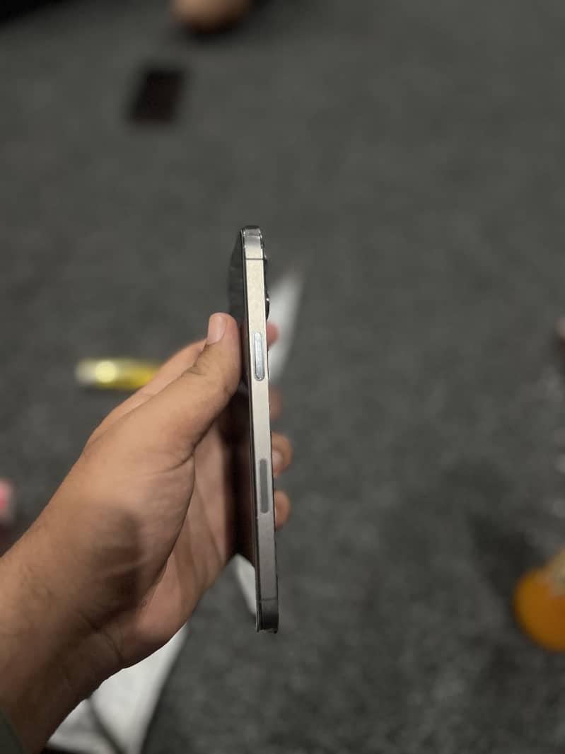 Apple iPhone 12 Pro Max 4