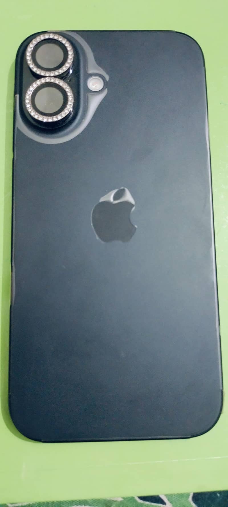 Apple iPhone 16 1