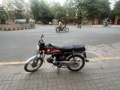 Motor cycle