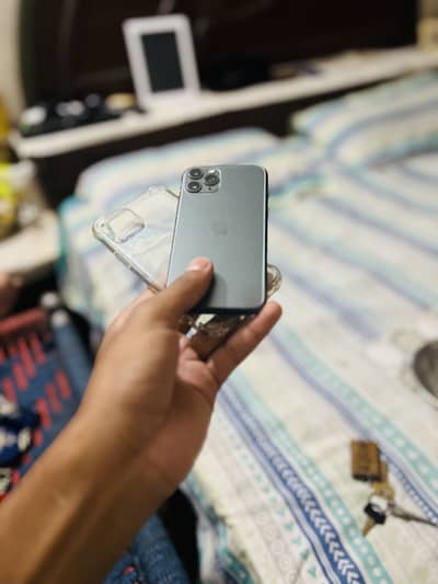 Apple iPhone 11 Pro water pack 10 by 10 exchange posibal