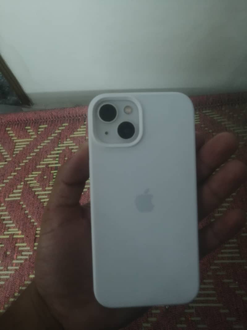 Apple iPhone 13 6