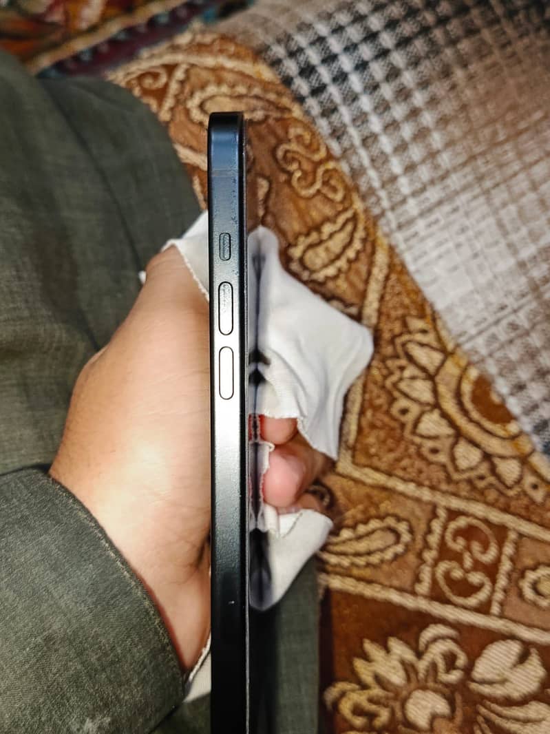 Apple iPhone 15 plus 1