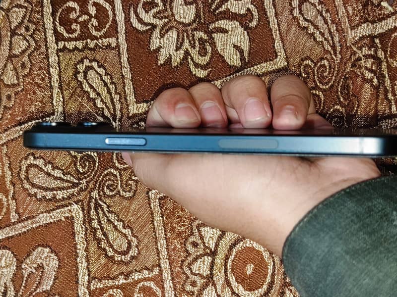 Apple iPhone 15 plus 3