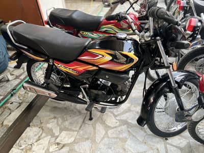 2025 model Honda dream black colour bilkul fresh ha