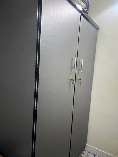 new condition 2 door wardrobes