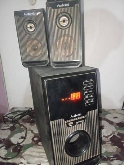 Speaker System with Bass Woofer – 10/10 Condition