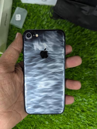 Apple iPhone 7