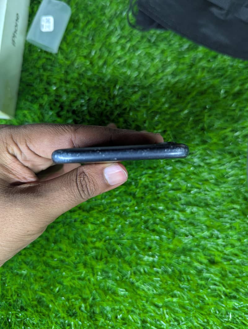 Apple iPhone 7 3