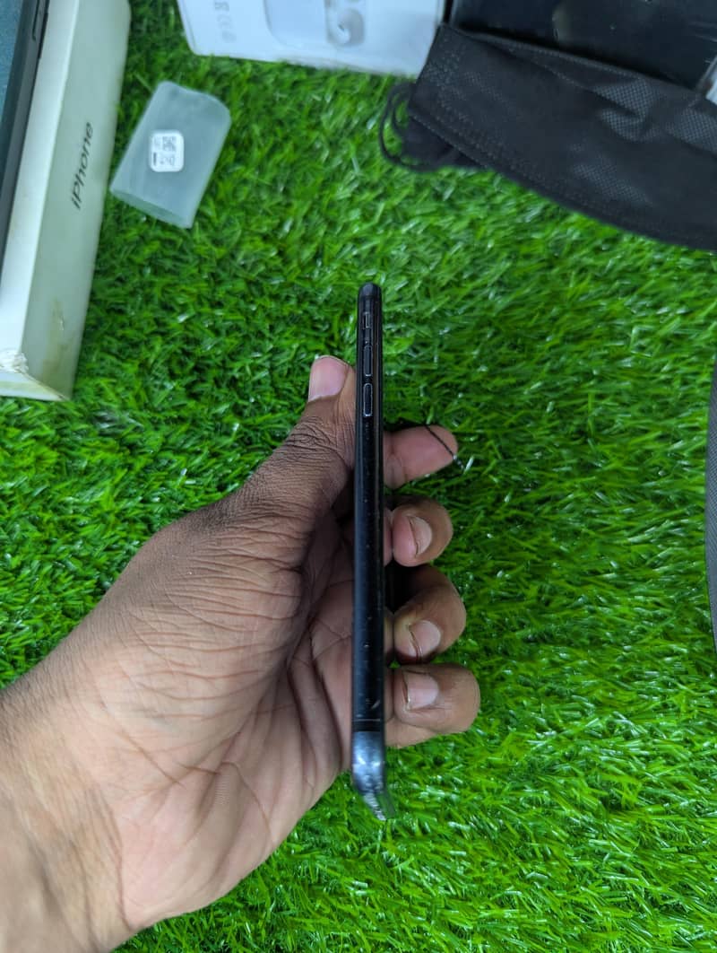 Apple iPhone 7 5