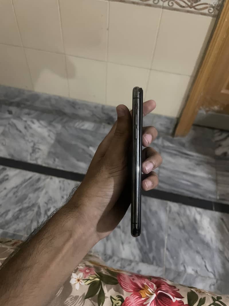 Apple iPhone X 2