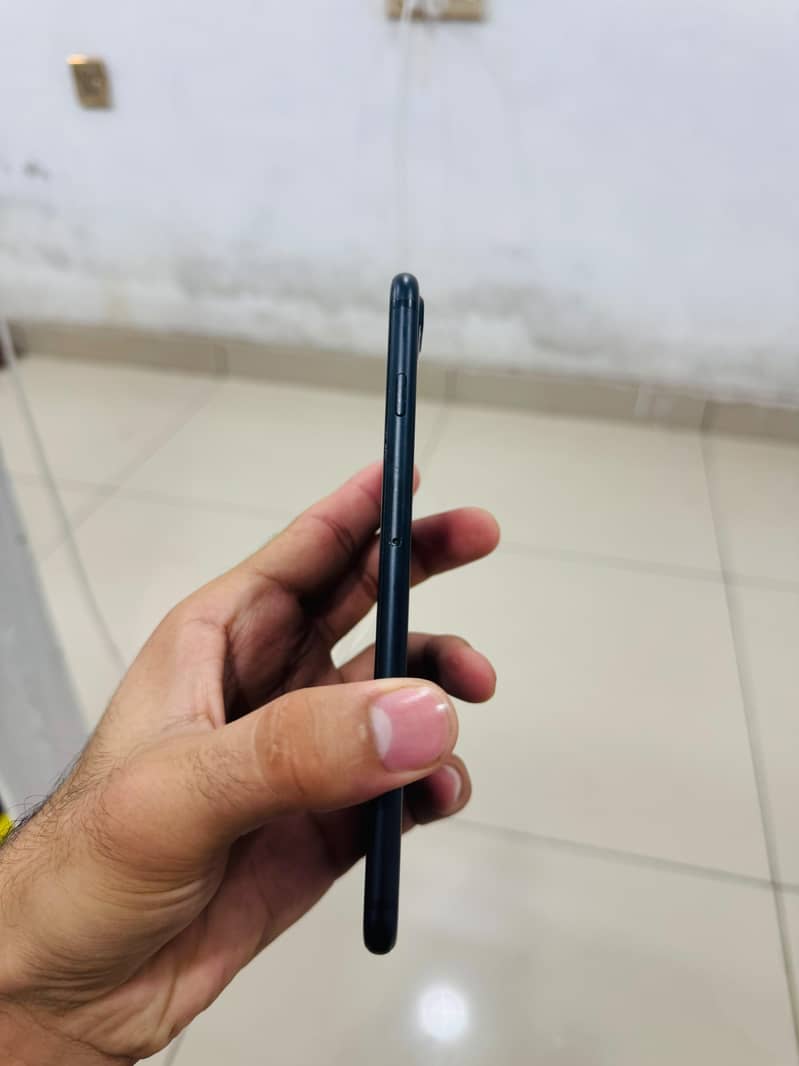 Apple iPhone 7 Plus 1