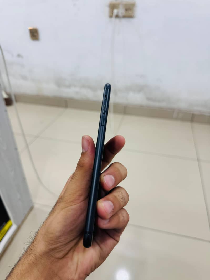 Apple iPhone 7 Plus 3