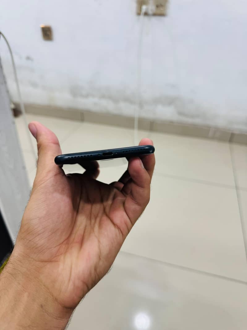 Apple iPhone 7 Plus 4