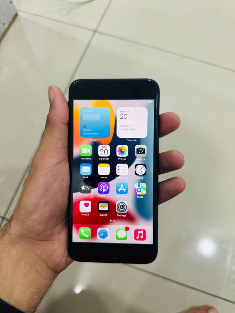 Apple iPhone 7 Plus 5