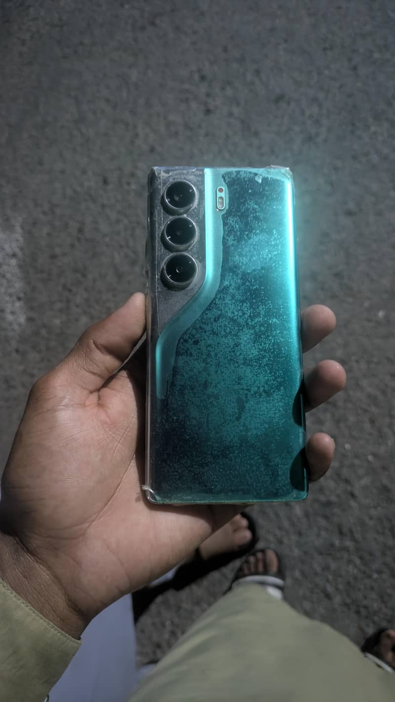 Tecno CAMON 40 Pro 7