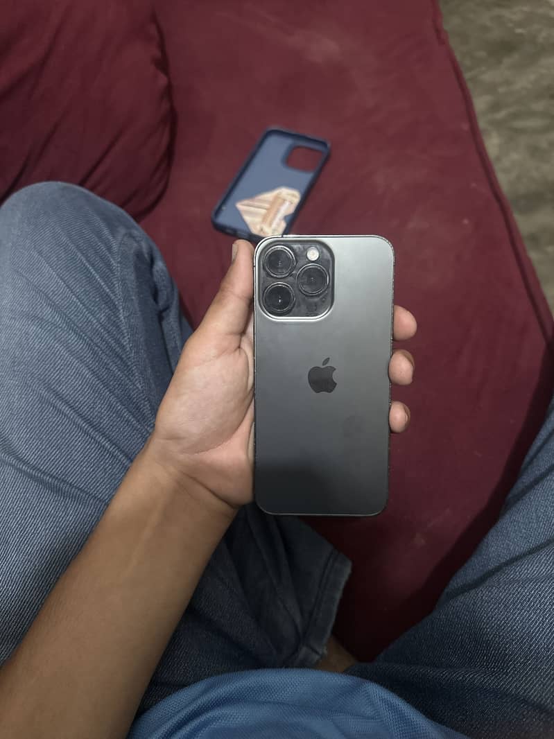 Apple iPhone 13 Pro 1