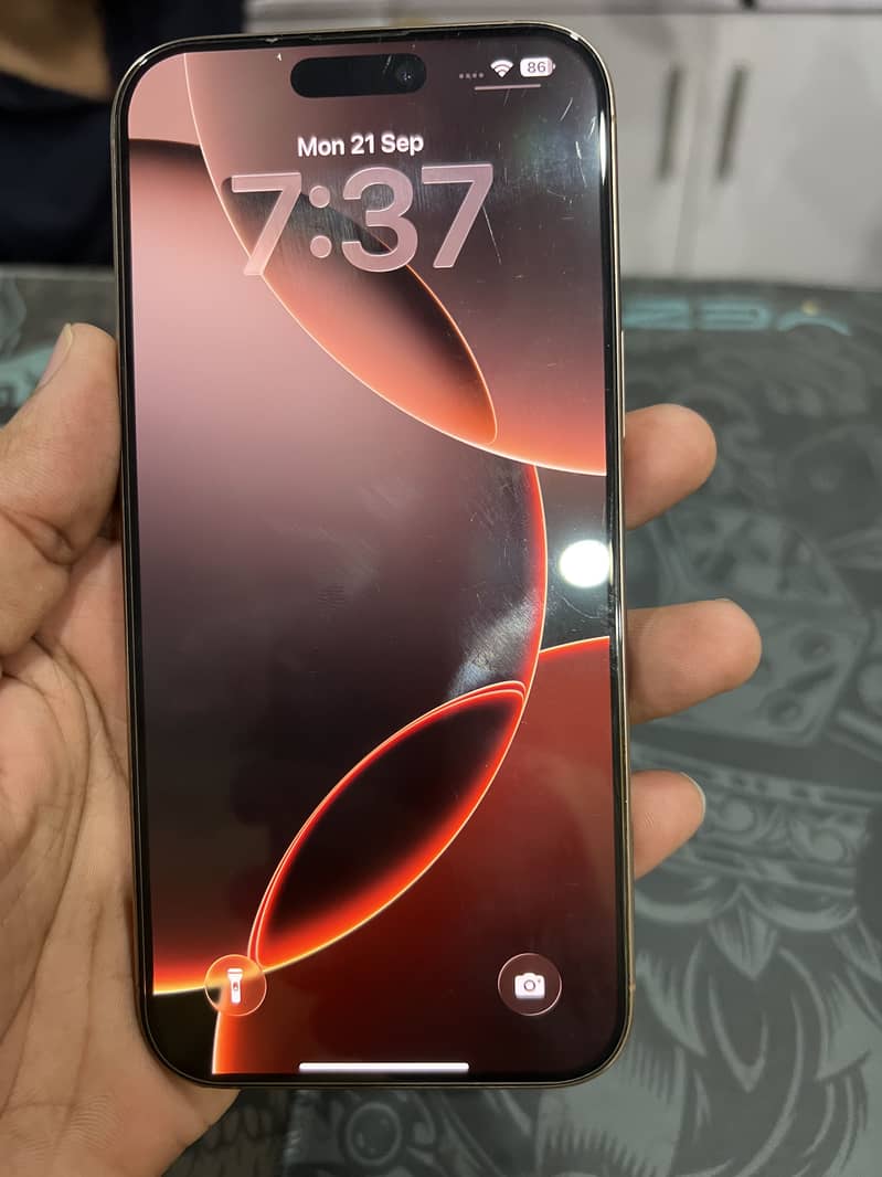 Apple iPhone 16 Pro Max 2
