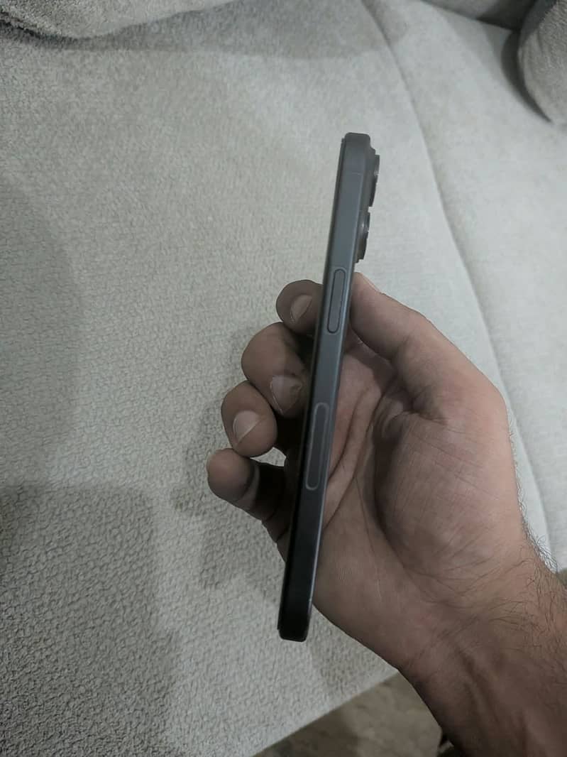 Apple iPhone 15 2