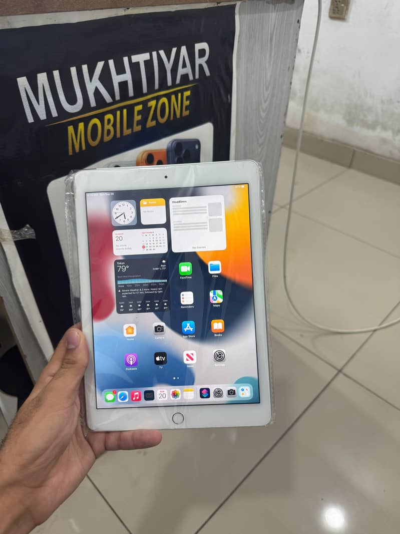ipad. 0