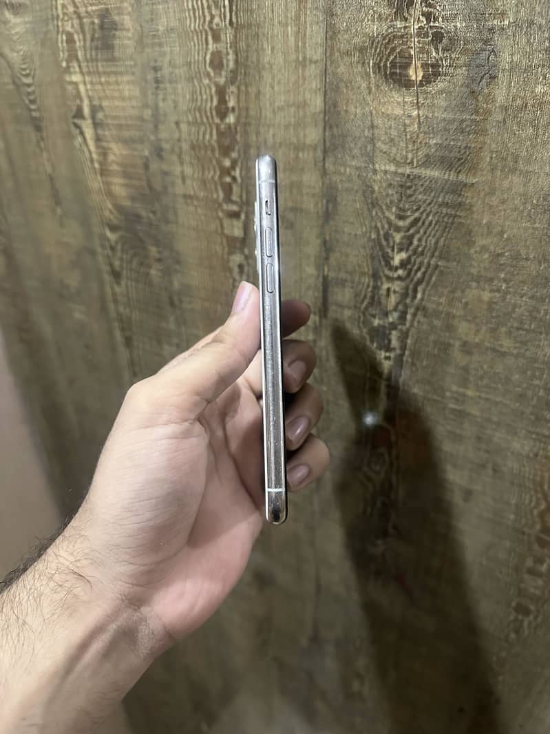 Apple iPhone 11 Pro 3