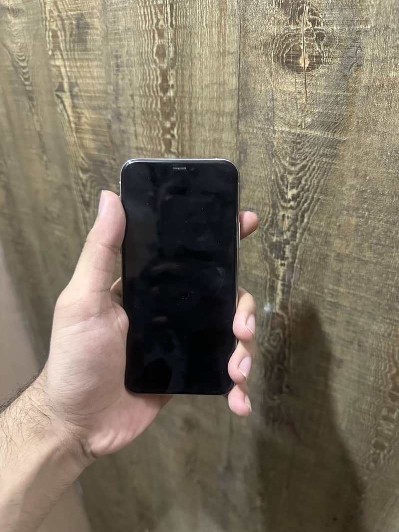 Apple iPhone 11 Pro 5