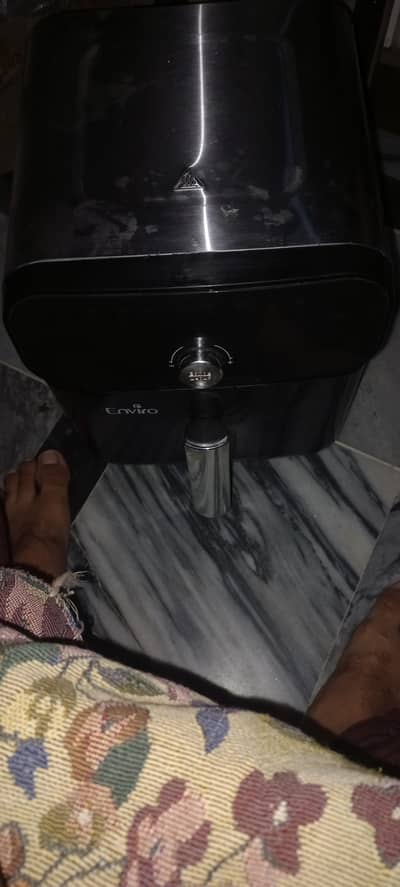 neat and clean almost new air fryer for sale