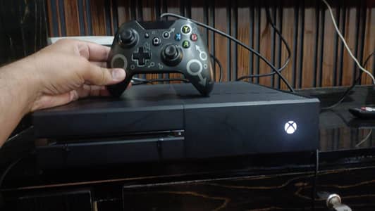 Xbox One 1 TB Jailbreak with one wired controller