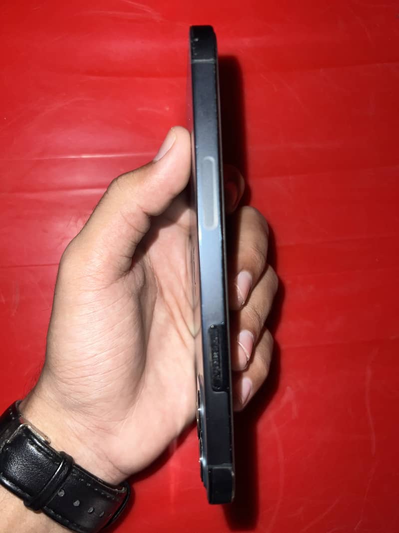 Apple iPhone 12 Pro 4