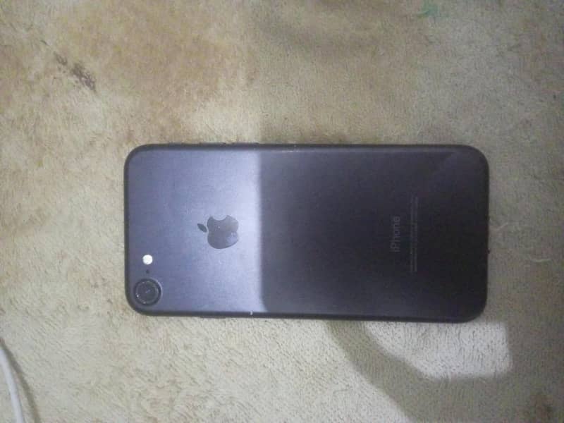 Apple iPhone 7 2