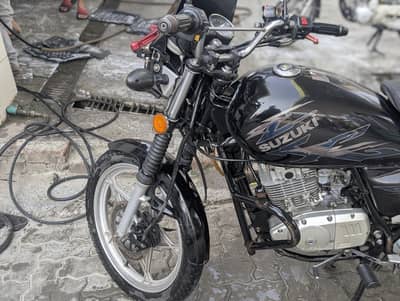Suzuki gs 150 se 2022