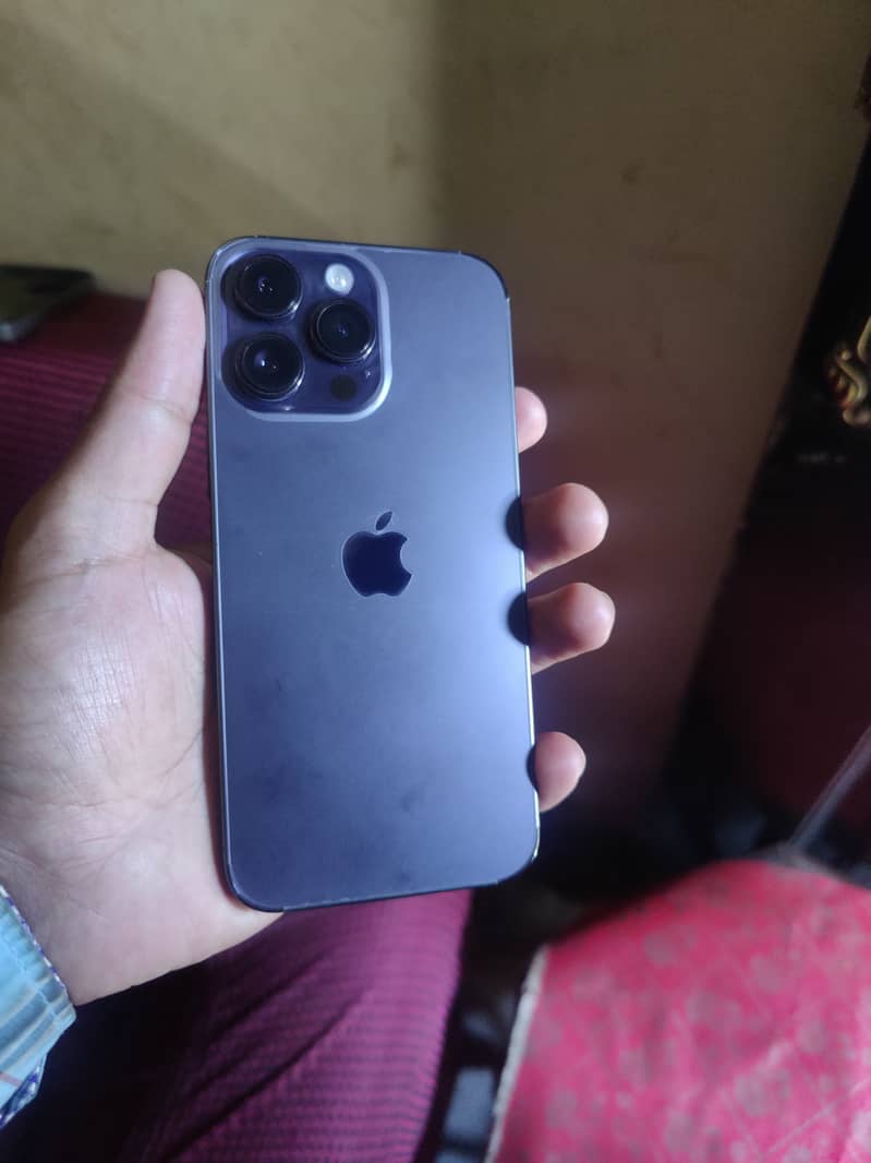 Apple iPhone 14 Pro Max 0