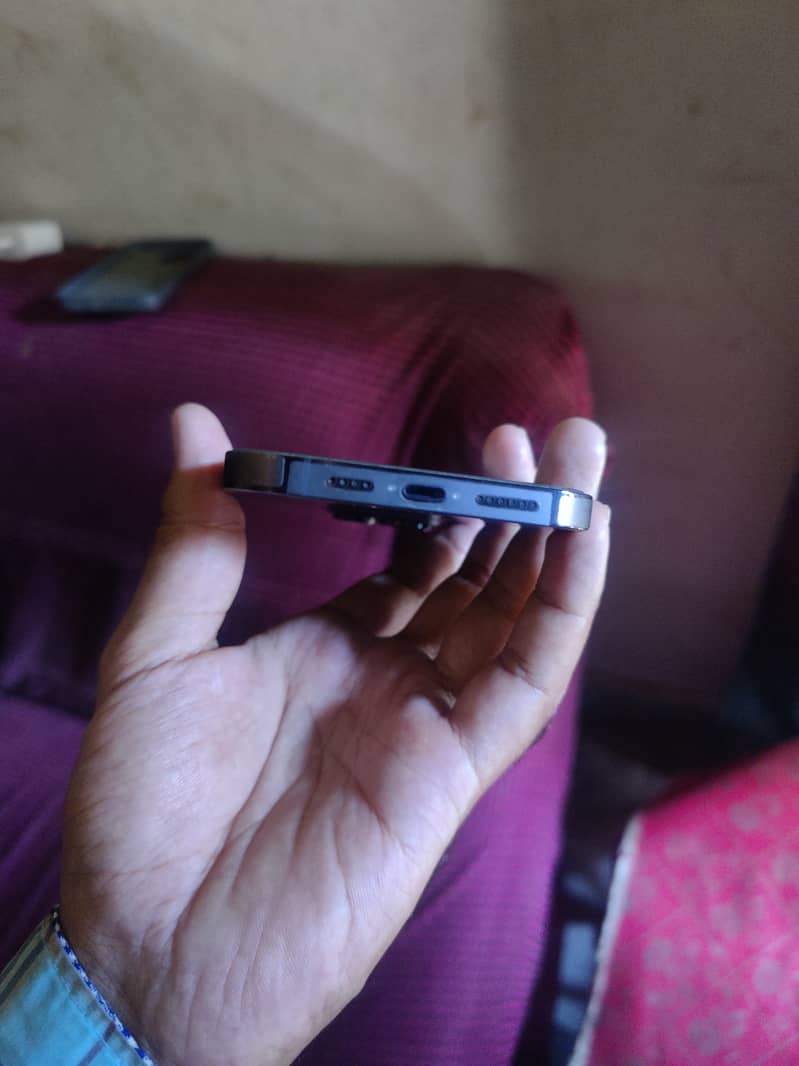 Apple iPhone 14 Pro Max 4