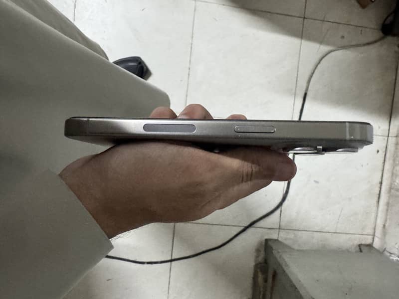Apple iPhone 15 Pro 1