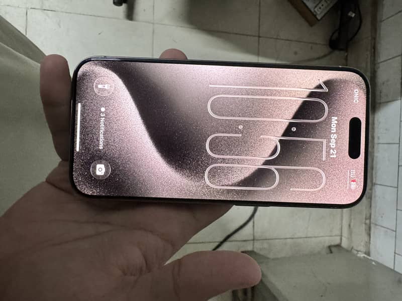 Apple iPhone 15 Pro 3