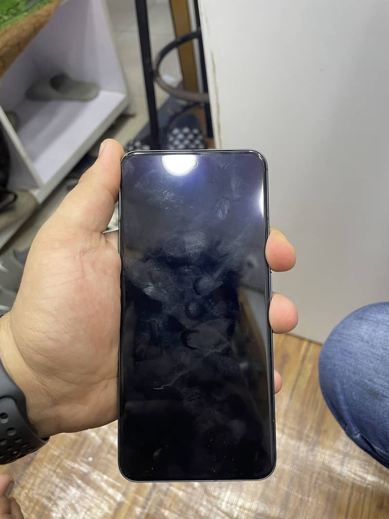 Google Pixel 8 4