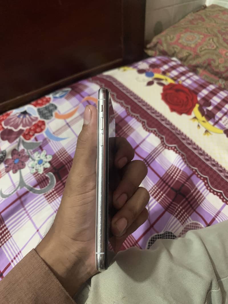 Apple iPhone X 0